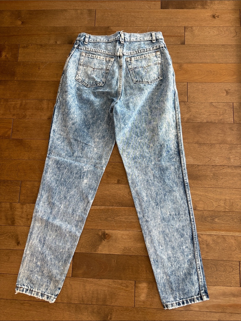 Vintage Relaxed Fit Women's Acid Wash Jeans - Light Blue - Picture 3 of 12
